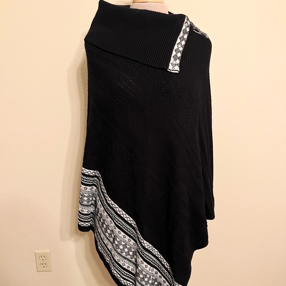 Stylish, WHBM black, white, and silver snap poncho.